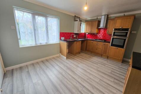 55 Caymer Road, Eastfield, Scarborough photo 4
