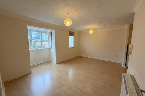 Redwood Grove, Bedford photo 4