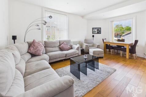 Sitting/Dining Room