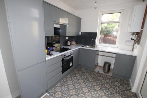 Bond Street, Wombwell, Barnsley photo 4