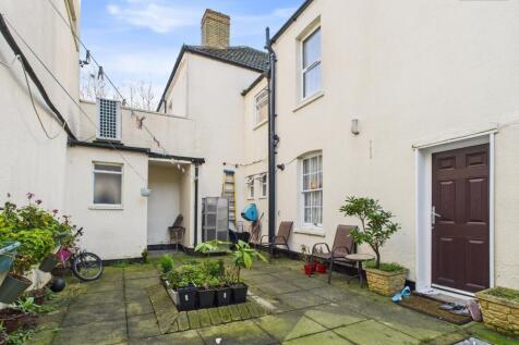 Communal Courtyard Garden