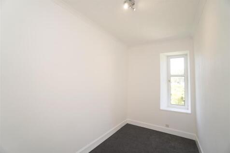 bedroom2.jpg