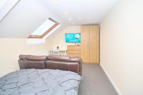 Bedroom pic 1