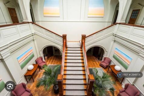 Foyer As You Enter