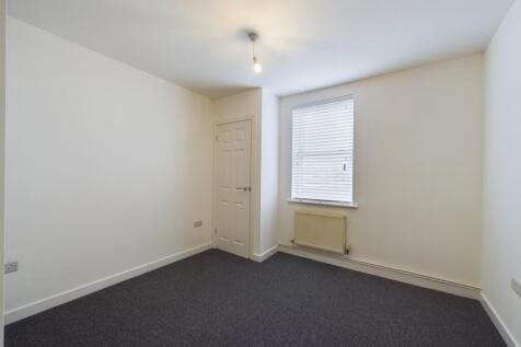 High Street, Cheltenham, Gloucestershire, GL50 photo 4