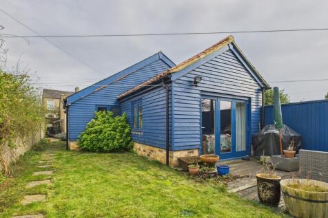 CAM02519G0-PR0233-STILL025