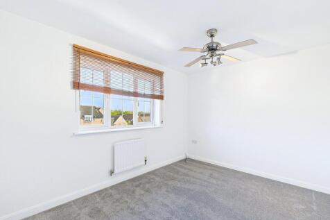 CAM01909G0-PR0320-STILL019