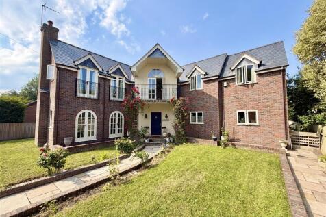 19 Baytree Close-10.jpg