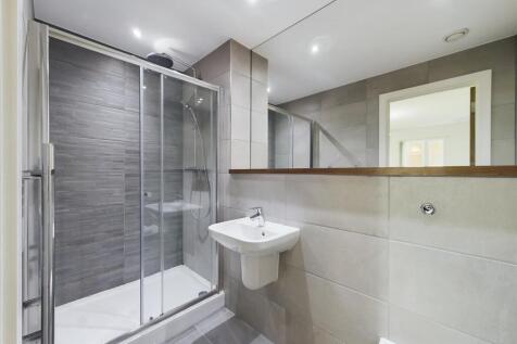 CAM01231G0-PR0052-STILL028