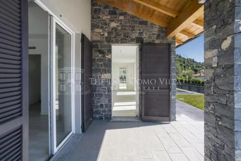 Lenno the lake como villa-via degli alpini