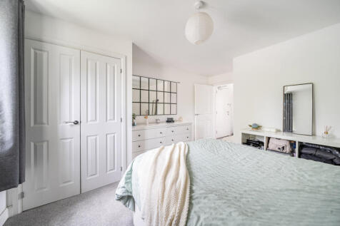 1354344-4-68c4384...