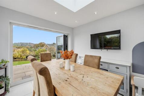 Dining Area to front garden.jpg