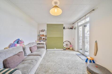 Davidson Frost-Wellings, DFW, Locket Road, Living 