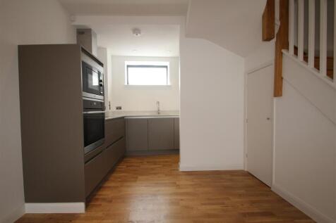 95 Haydon Place Kitchen 1.JPG