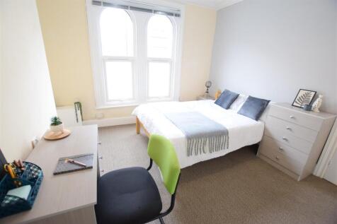 27/28 - Portland Street - Student House photo 4