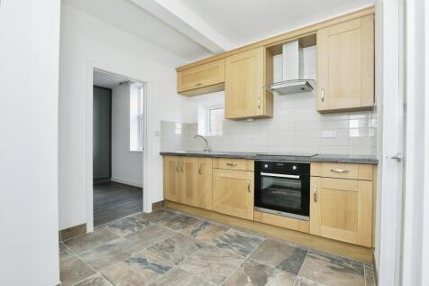 1 Bedroom Flat in S25 2PN