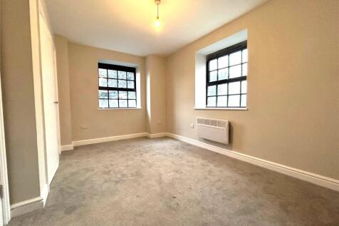 Marlborough Court, The Halve photo 3