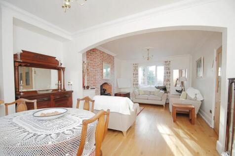 Sitting/Dining Room