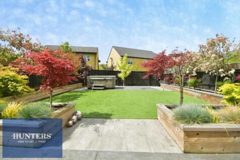 REAR GARDEN 02.jpg