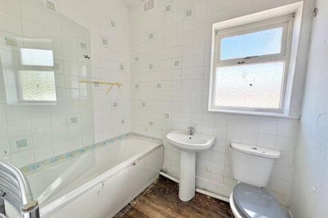 Bathroom.jpg