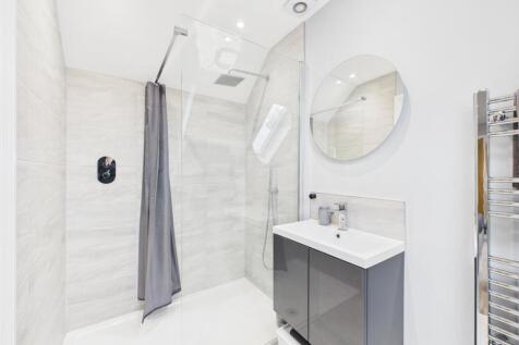 Bedroom 5 En-Suite Bathroom