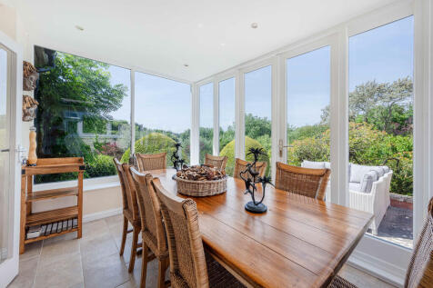 BrettVale-DiningR...