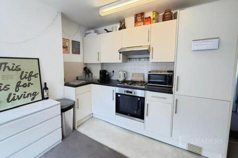 West Hill, Epsom, Surrey, KT19 photo 3