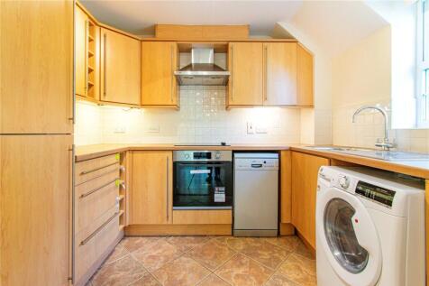 Old College Road, Newbury, Berkshire, RG14 photo 3