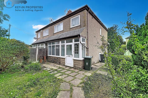Beautifully Renovated Three¿Bedroom Semi¿Deta