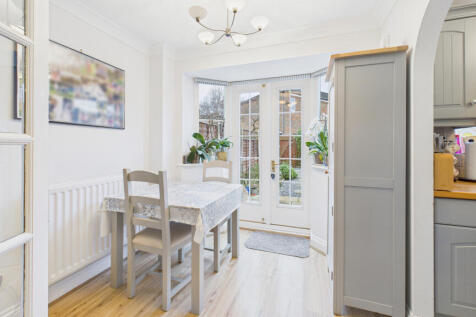 CAM04968G0-PR0086-STILL010