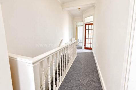 Wenham Drive, Westcliff On Sea photo 3