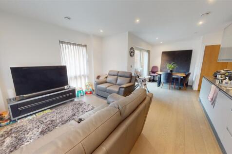 Felar Walk, Colindale photo 4