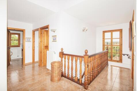 VILLA FOR SALE IN THE COUNTRYSIDE 