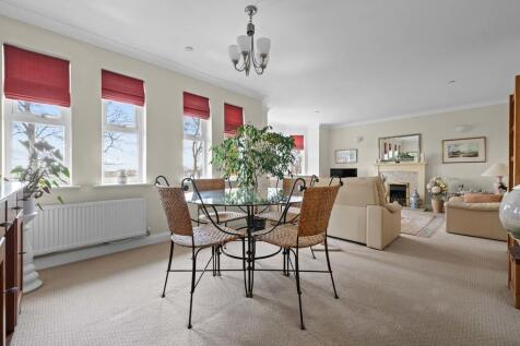12 Charlton Court...