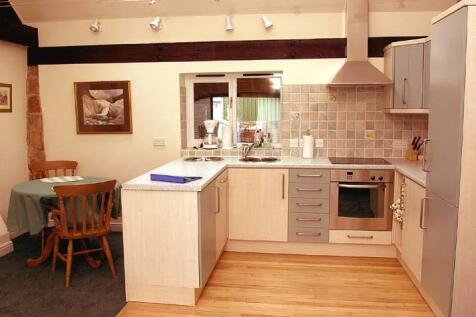Accom_Kitchen03_715x536.jpg