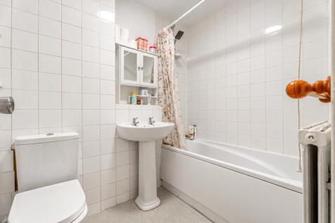 Hawkshill, Dellfield, St Albans, Herts, AL1 photo 5