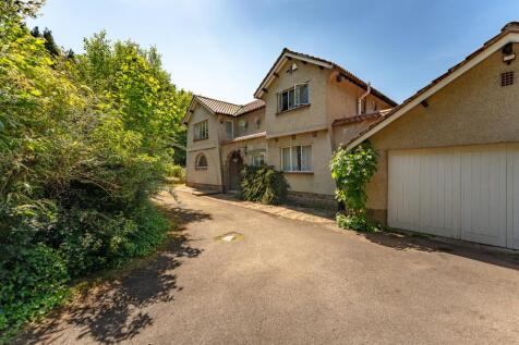 4 bed, 2 bath Detached in Bristol - Photo 19
