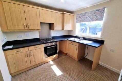 Small Meadow Court, Caerphilly photo 4