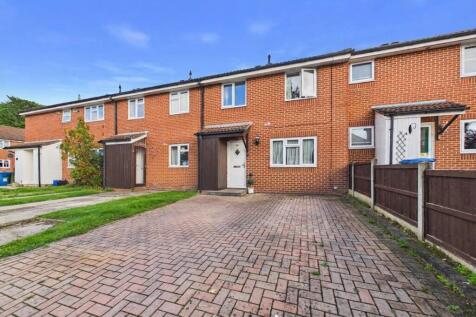 3-bed semi-detached on Evenlode Way, Sandhurst, Berkshire, GU47, £1,500/mo