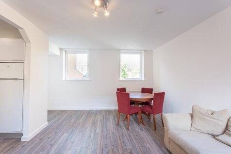 Bright &amp; Spacious