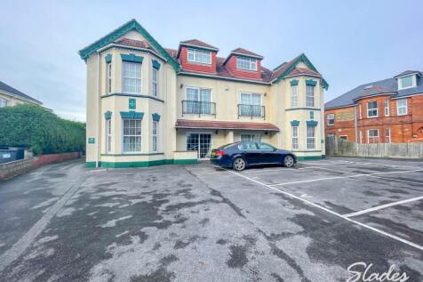 9 holdenhurst front 
