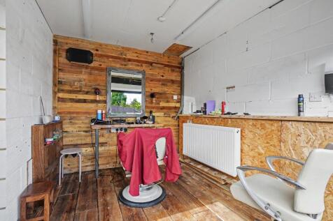 Studio/ Hobby Room