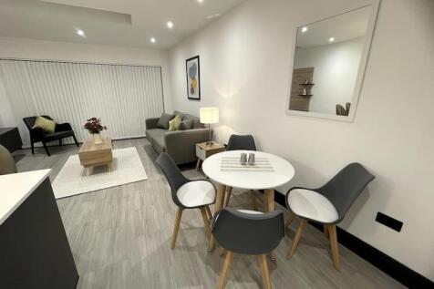 2 bed flat to rent Overhill Rd, London SE22 0PT