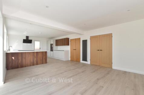 Kitchen/ Dining Room
