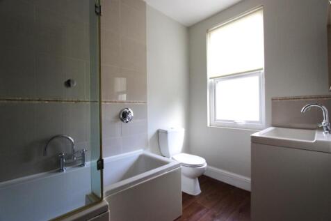 Bathroom (1).JPG