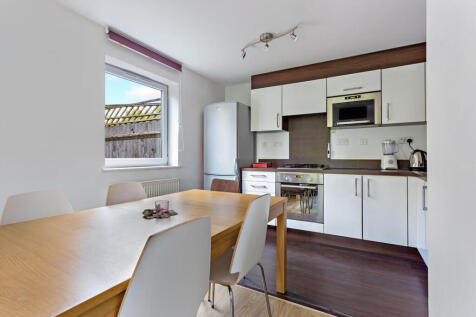 Kitchen/ Djnning