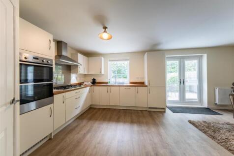 70 Hazelhurst Way-001.jpg