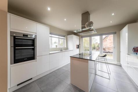 Flat 30- High Street-004.jpg