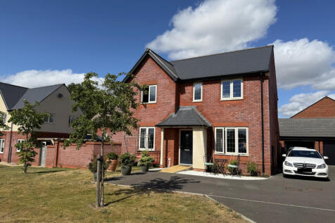 4 Bedroom Detached Home For Sale
