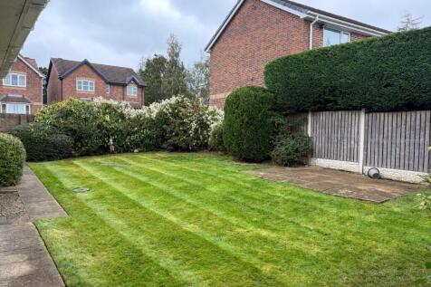 Oakleigh View, West Lane, Baildon, Shipley, West Yorkshire, UK, BD17 photo 2